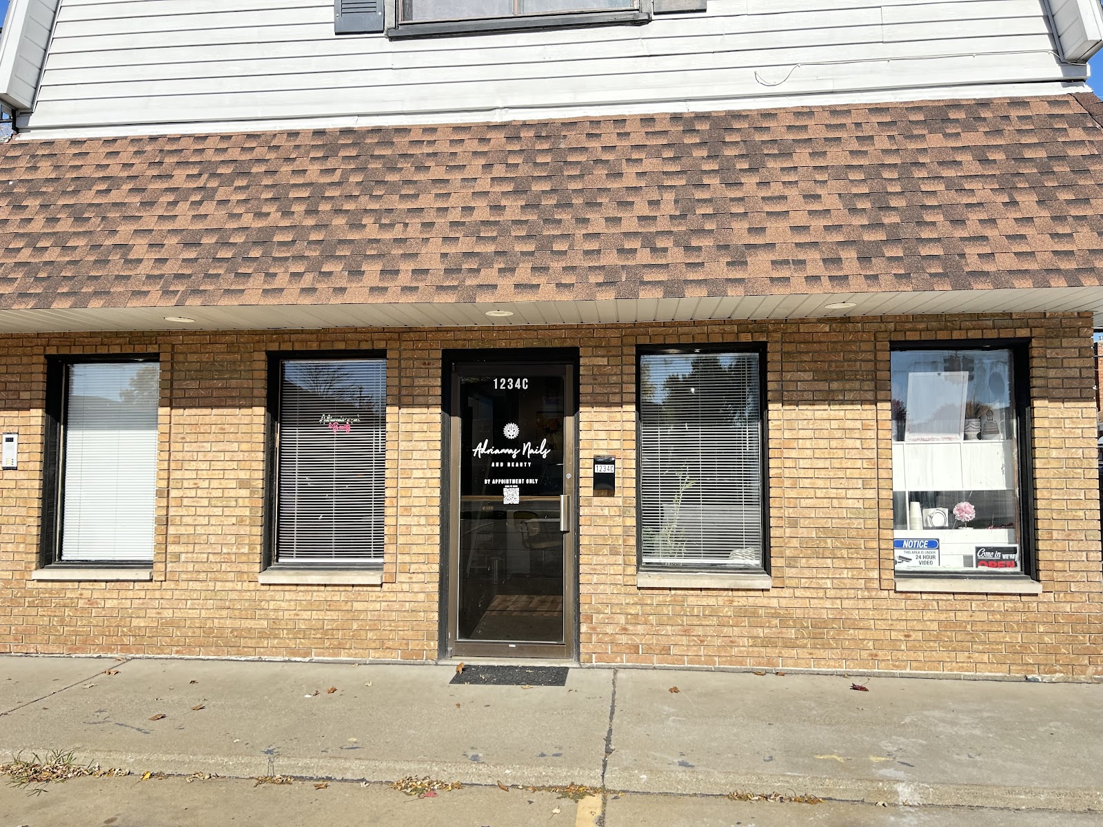 Adrianna’s Nails and Beauty in Wyandotte