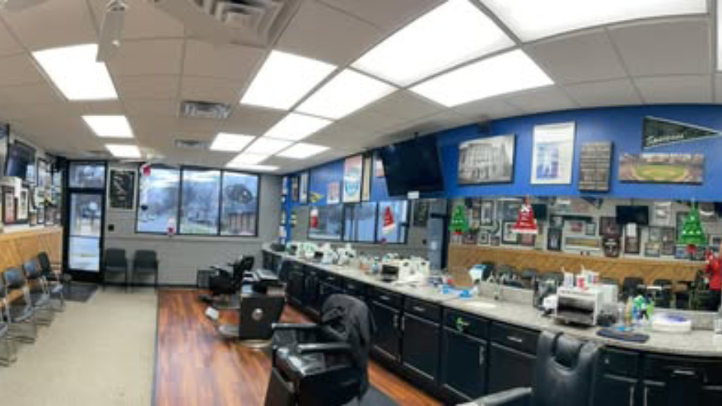 DB's Barber Shop in Wyandotte