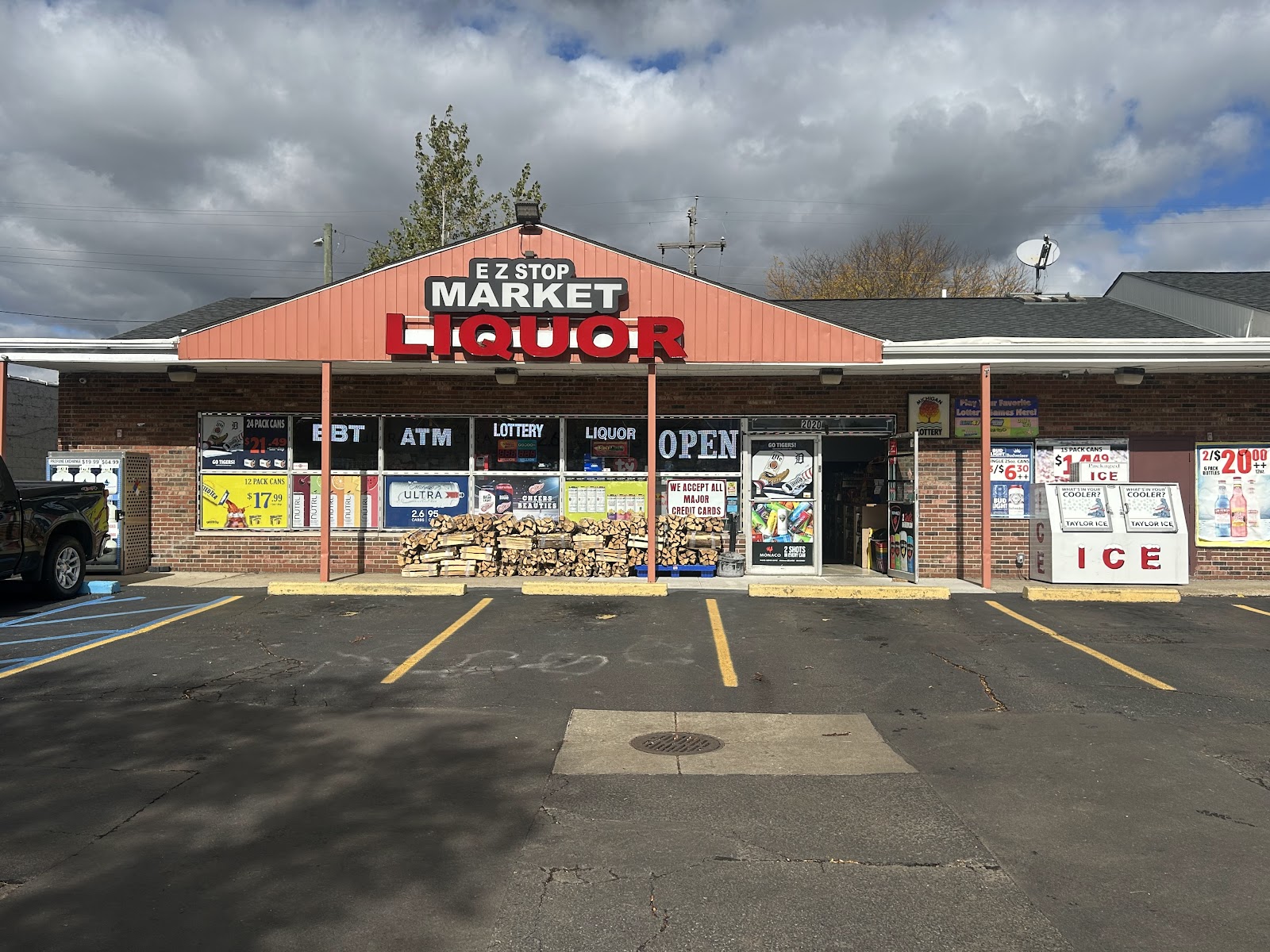 E-Z Stop Liquor in Wyandotte