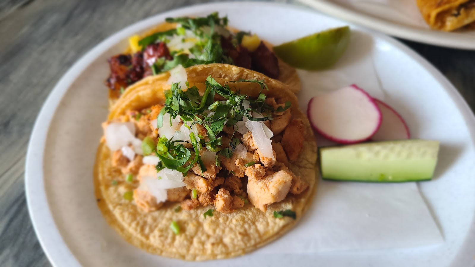 El Bigotes Tacos & Burgers in Wyandotte