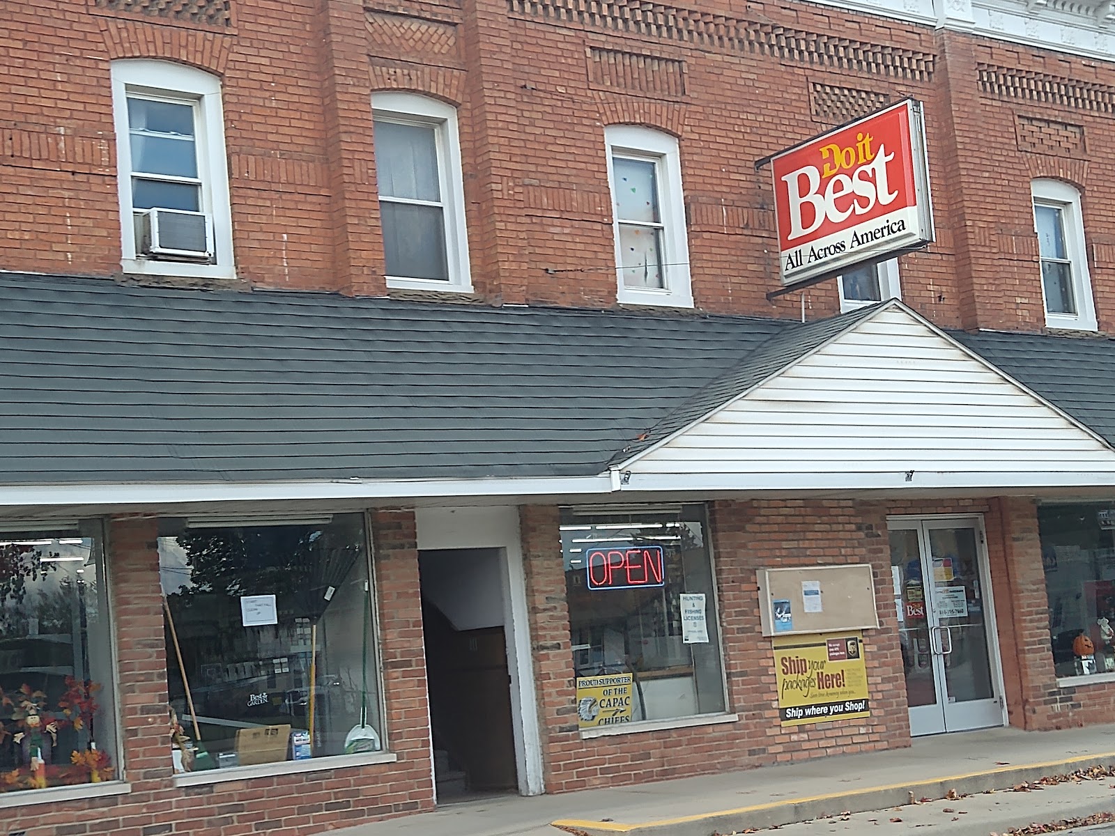 Hood's Do-It Best Hardware and Gifts — photo