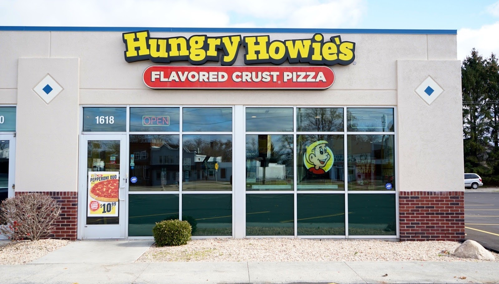 Hungry Howie's Pizza — photo