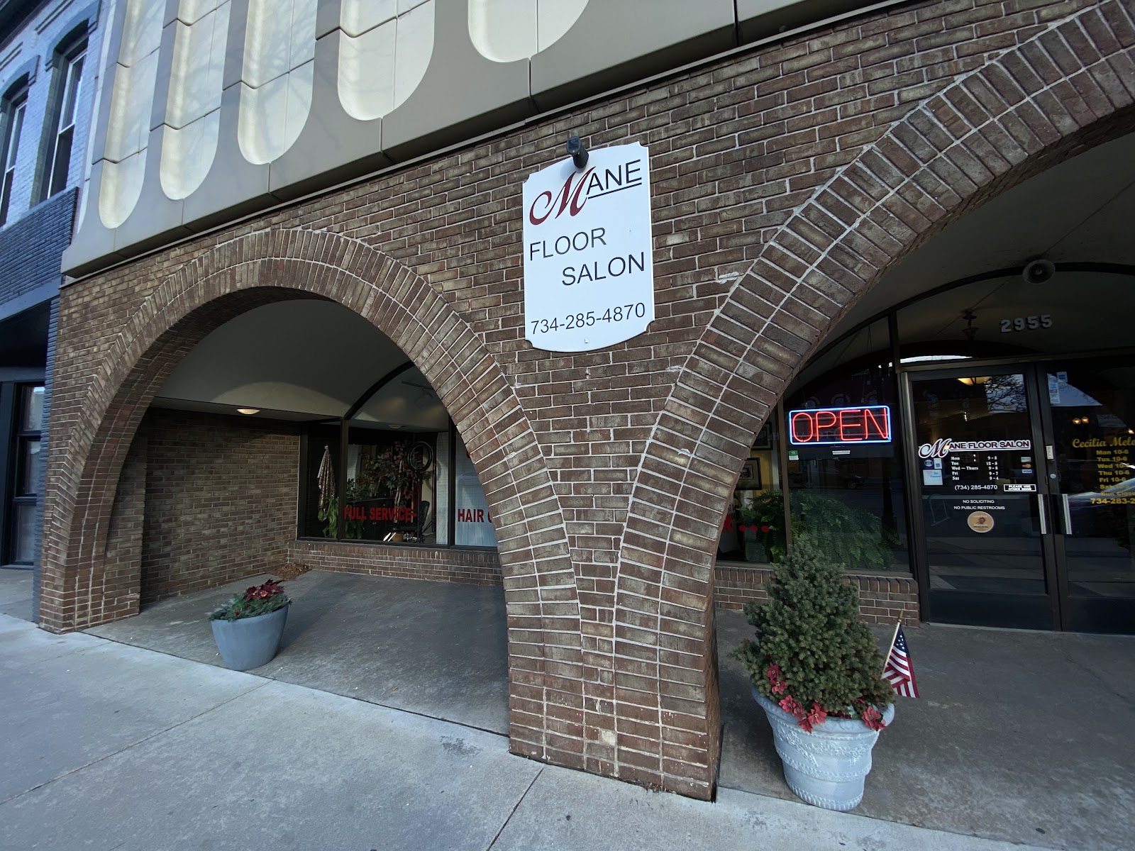 Mane Floor Salon — photo