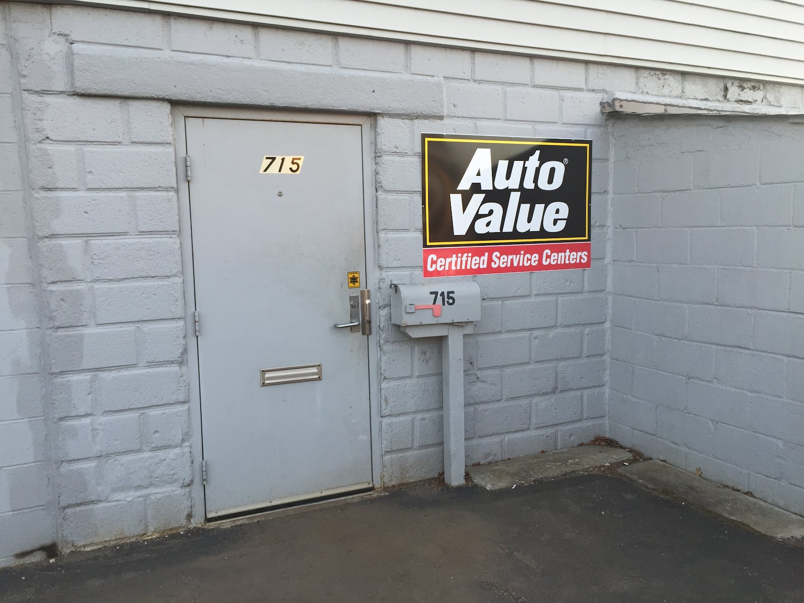 Oliverio Auto Care in Wyandotte