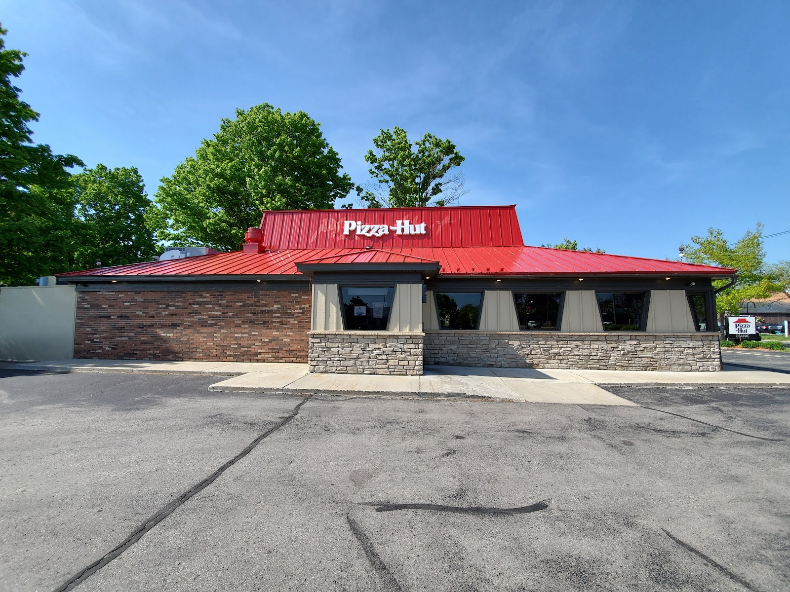 Pizza Hut in Wyandotte