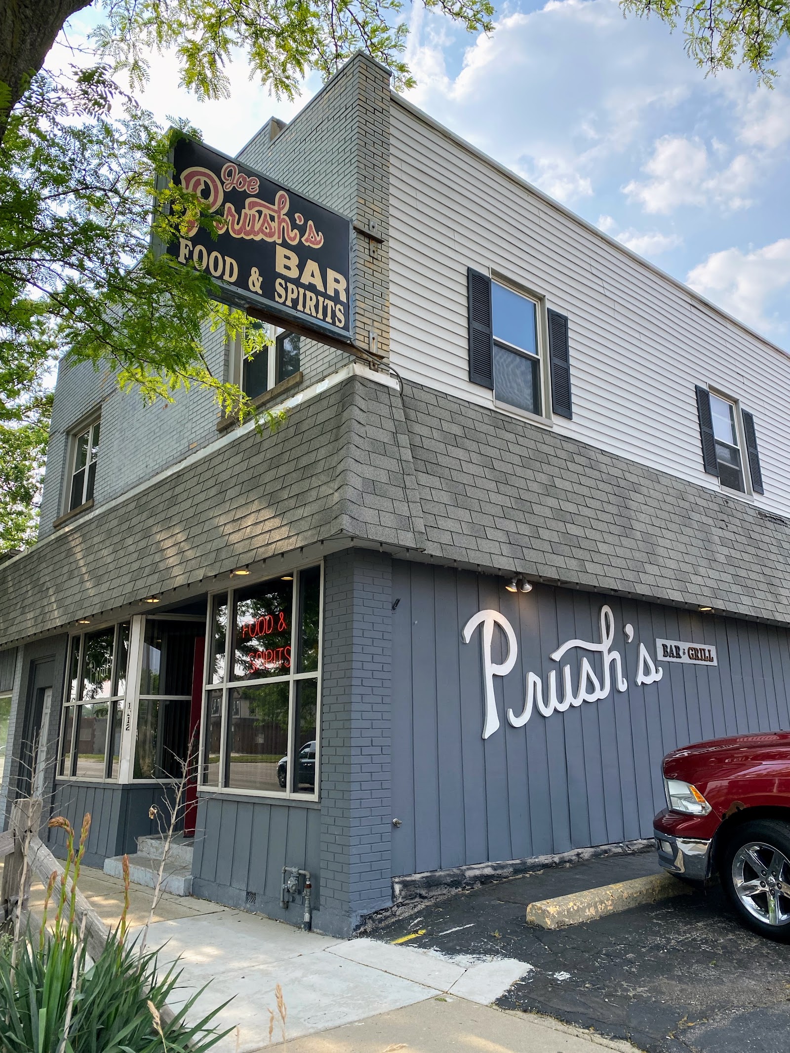 Prush's Bar & Grill in Wyandotte