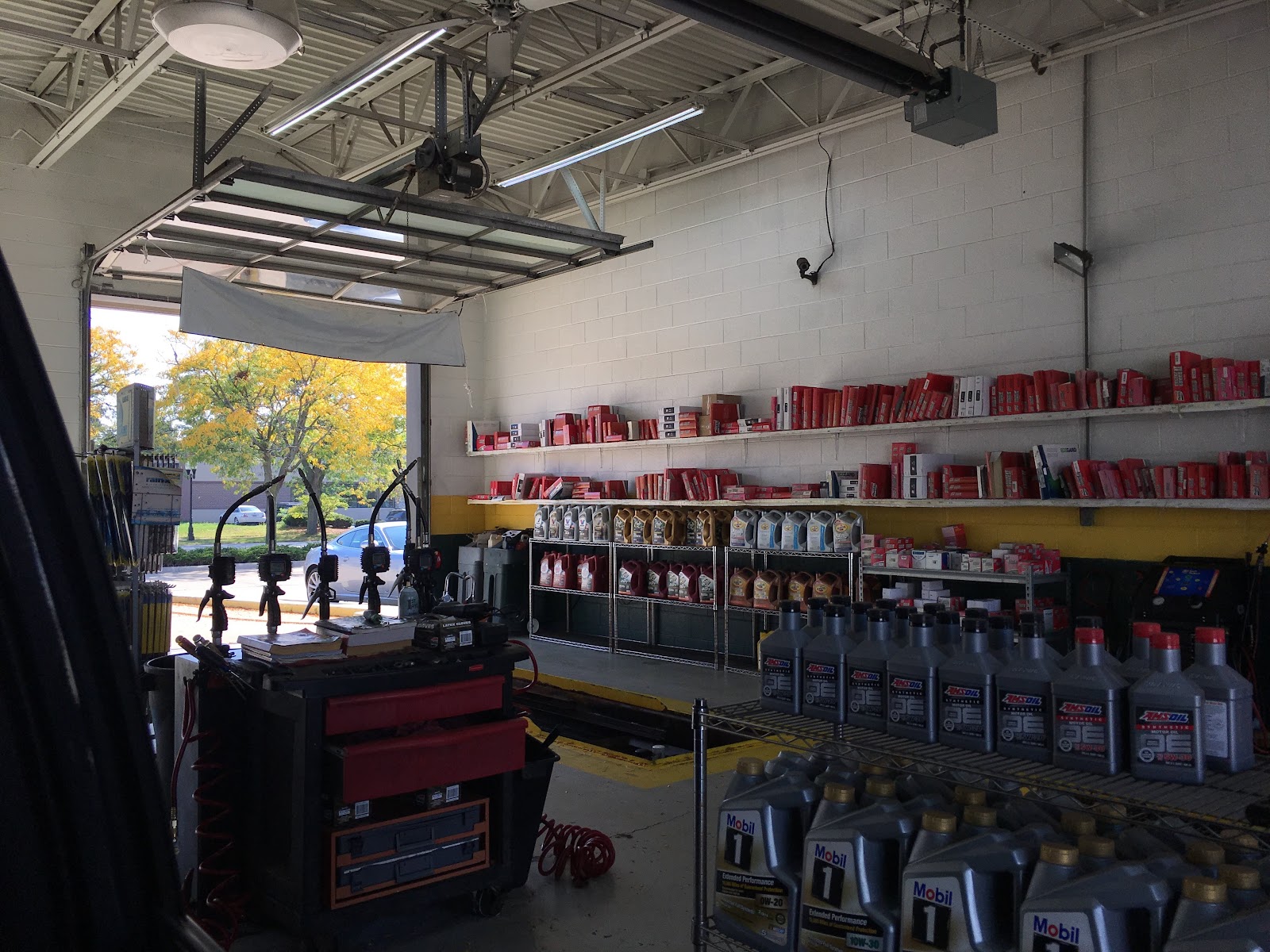 QDP Oil & Lube Center in Wyandotte