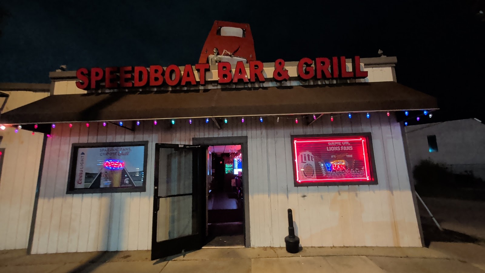 Speedboat Bar & Grill — photo